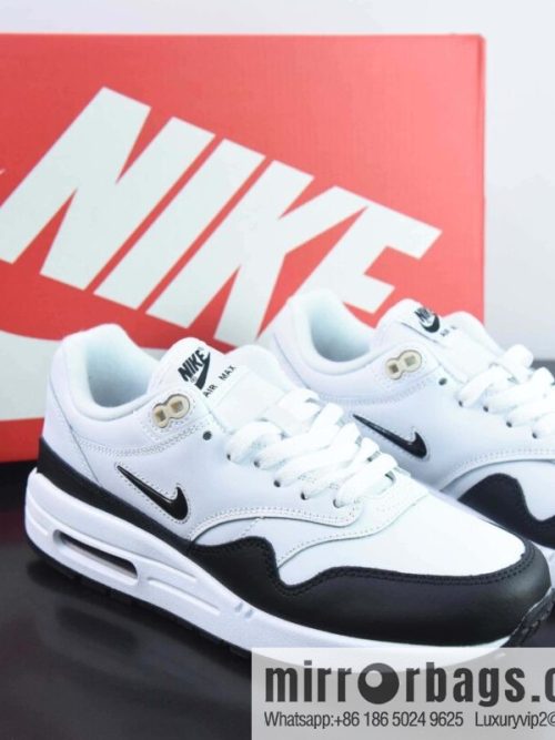 NK Air Max 1 Premium \"Jewel/White/Black\" Original series low-top retro air cushion versatile casual sports jogging shoes \"leather black and white small hook\" 918354-100