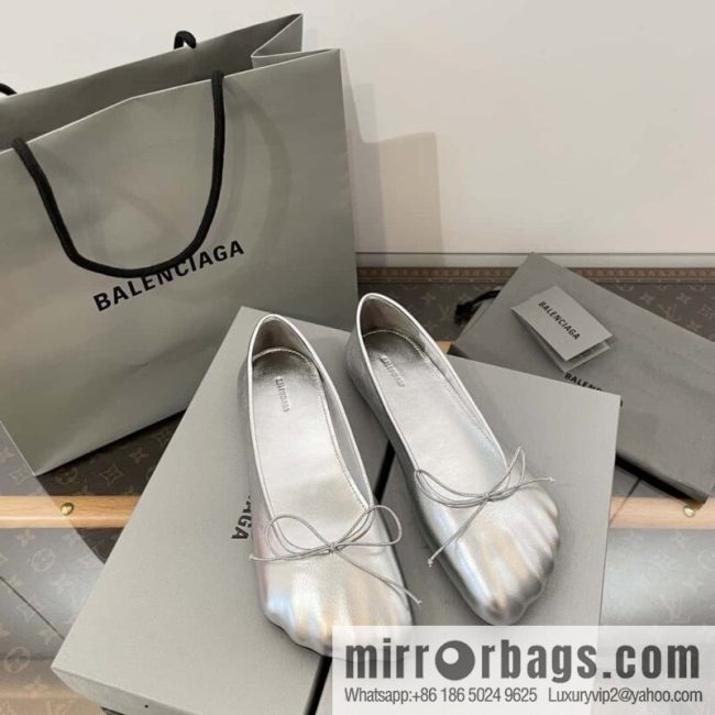 𝐁𝐚𝐥𝐞𝐧𝐜𝐢𝐚𝐠𝐚||𝟐𝟎𝟐𝟑 Balenciaga\'s new five-finger ballet shoes