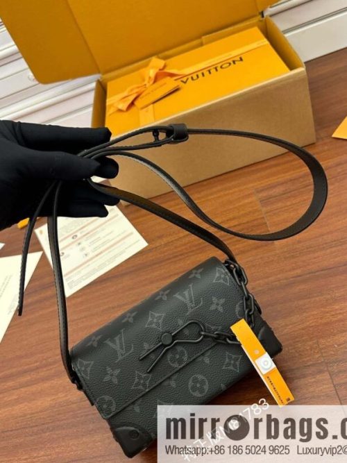 LV Steamer Wearable Wallet M81783