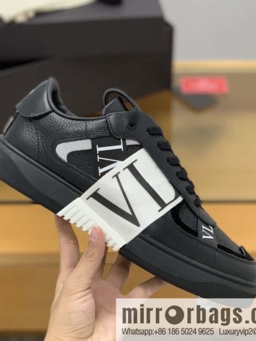 Valentino Valentino VLTN logo strap, men\'s and women\'s sneakers
