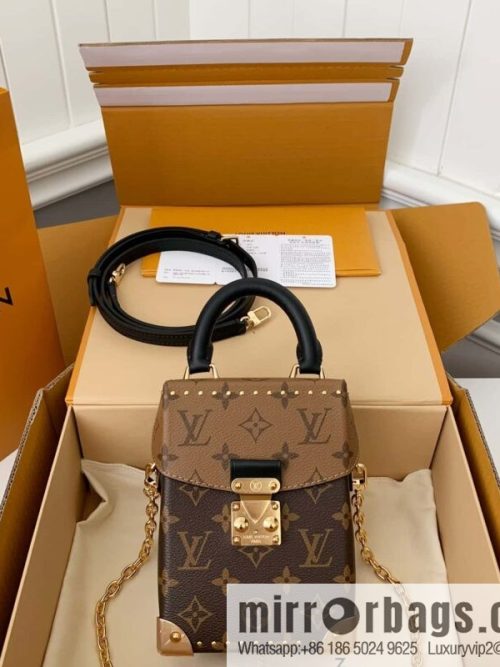 LV M82465 Camera Box