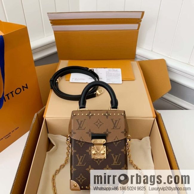 LV M82465 Camera Box
