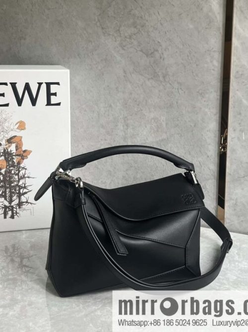 LOEWE Puzzle 24CM bag leather small geometric bag 0681 black