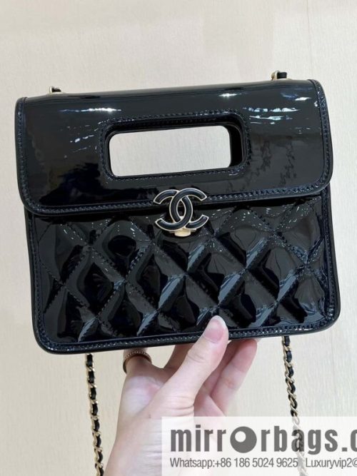 CHANEL 23S spring and summer series patent leather envelope bag AS4025