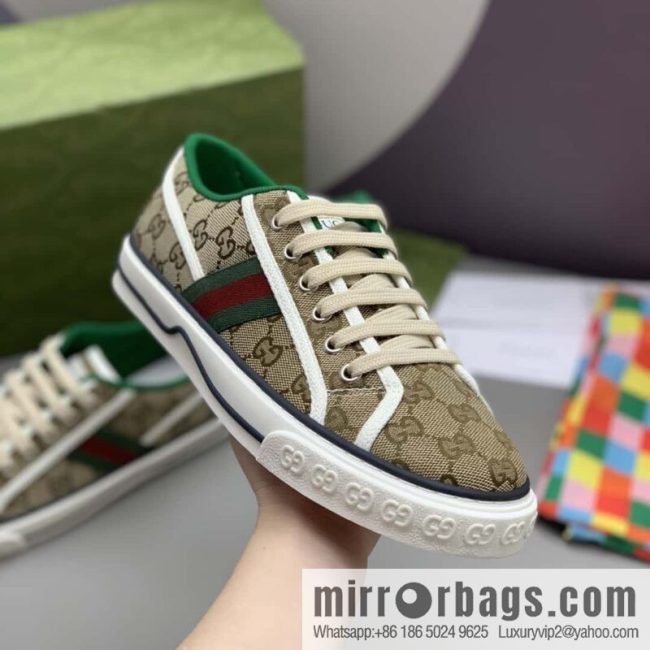 GUCCI apricot double G canvas, red and green webbing 1977 men\'s and women\'s canvas shoes