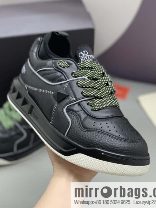 VALENTINO Valentino, cowhide, large rivets VLTN screen-printed logo, couple\'s low-top sneakers