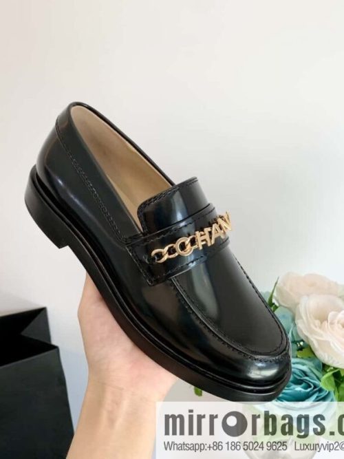 CHANEL Xiaoxiang metal letter chain ⛓ loafers G37430