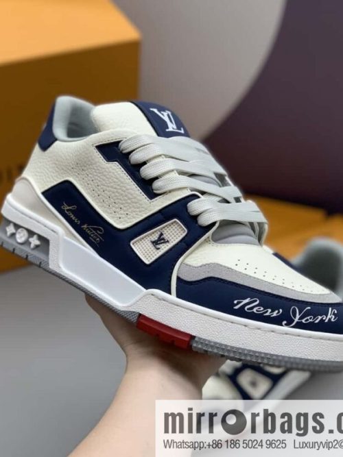 LV white calfskin, men\'s sports and leisure shoes.