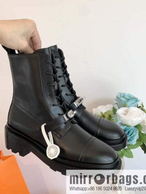 Hermès New Kelly Button Boots for Autumn and Winter