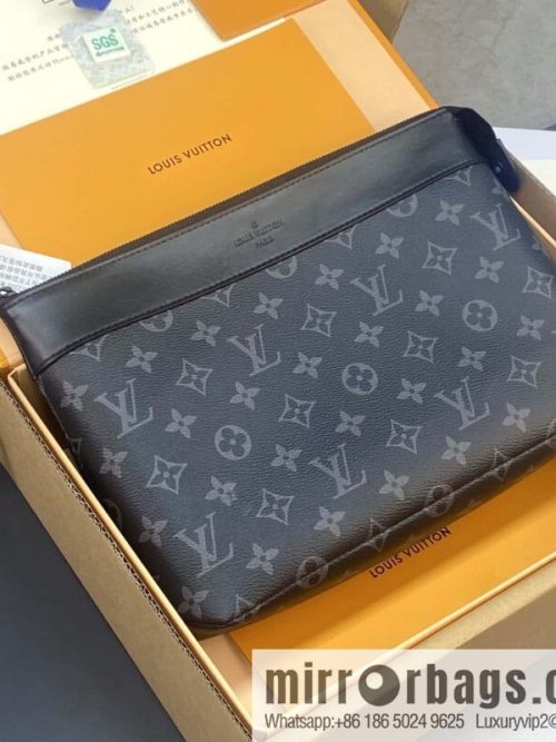 LV M82543 Pochette Voyage Souple