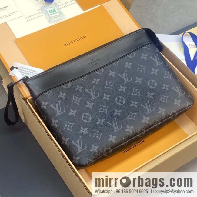 LV M82543 Pochette Voyage Souple