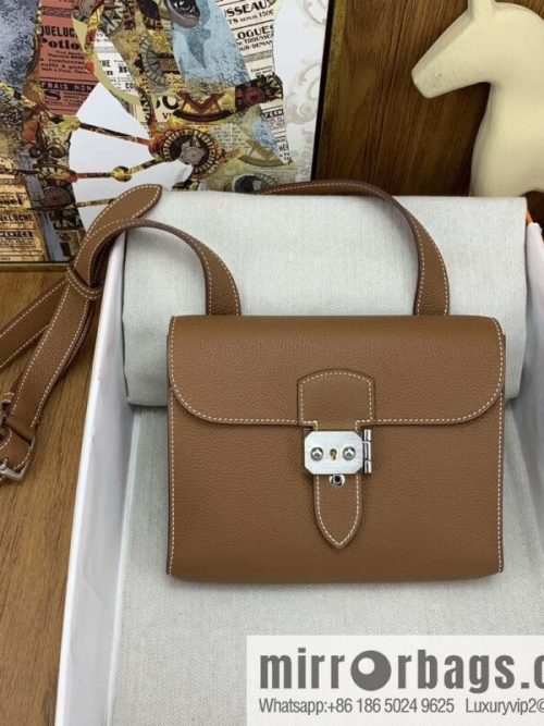 Hermès messenger bag Sac a depeches 21cm togo leather 37 gold brown, silver buckle