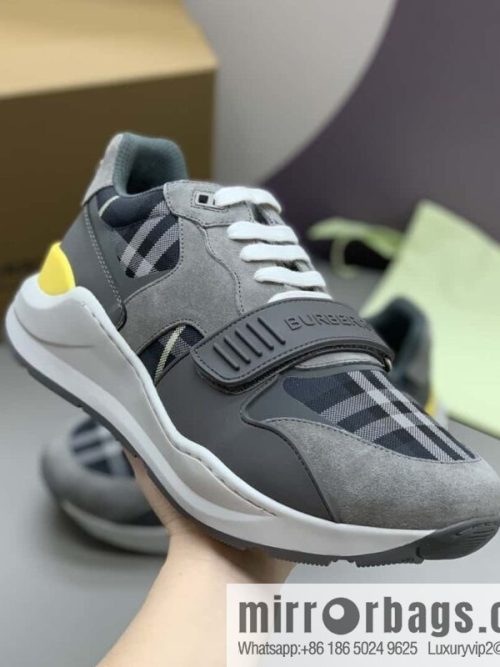 Burberry bright decorative Bur logo embossed, men\'s low-top casual sneakers