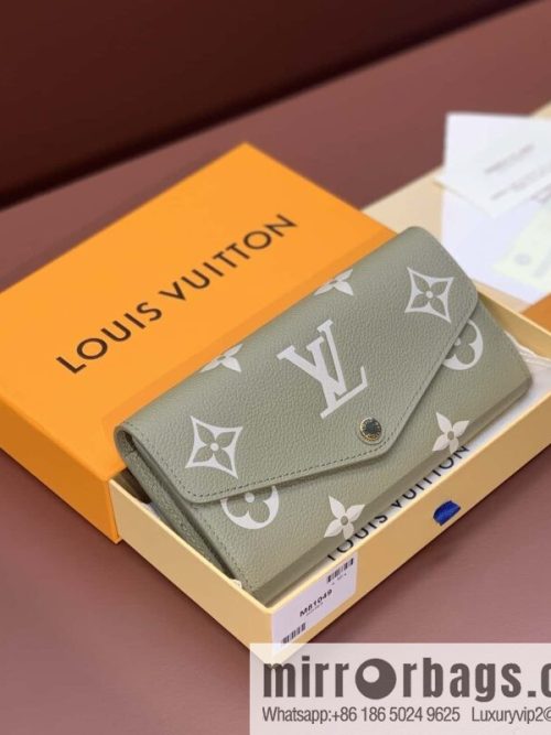 LV M81049 Sarah Wallet