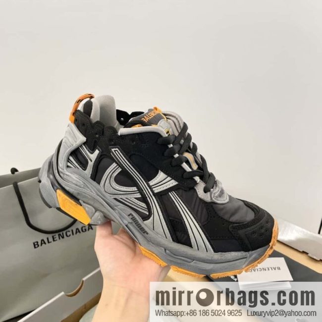 Balenciaga Balenciaga 𝐑𝐮𝐧𝐧𝐞𝐫|𝟐𝟎𝟐𝟑 Seventh Generation. Vintage Old Daddy Sneakers
