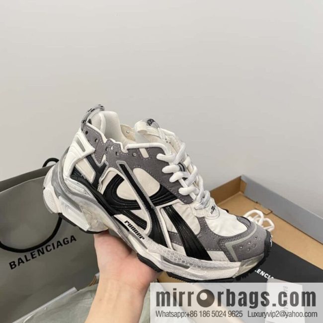 Balenciaga Balenciaga 𝐑𝐮𝐧𝐧𝐞𝐫|𝟐𝟎𝟐𝟑 Seventh Generation. Vintage Old Daddy Sneakers