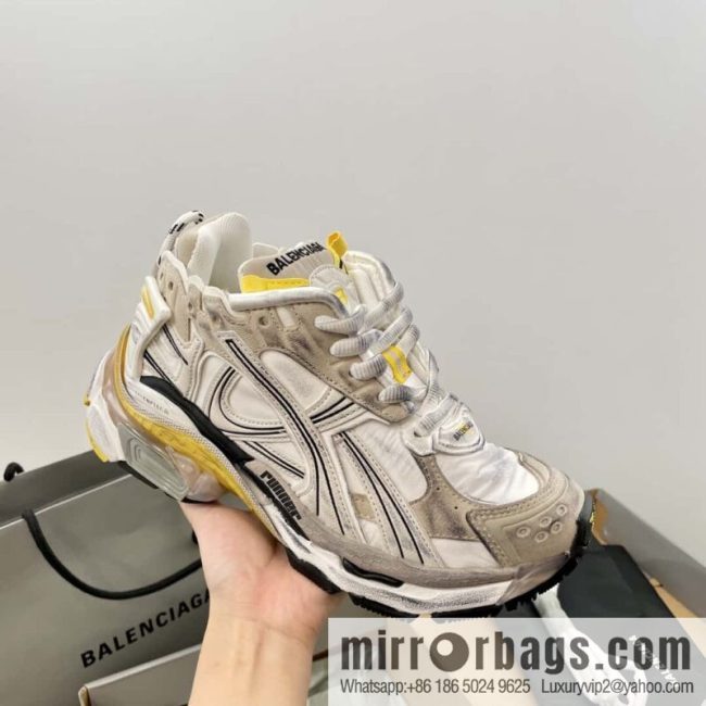 Balenciaga Balenciaga 𝐑𝐮𝐧𝐧𝐞𝐫|𝟐𝟎𝟐𝟑 Seventh Generation. Vintage Old Daddy Sneakers