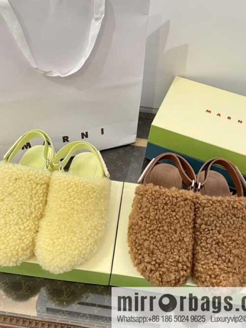 Marni autumn and winter round head fur integrated fluff slippers