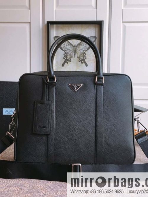 PRADA imported cross pattern leather briefcase 0661