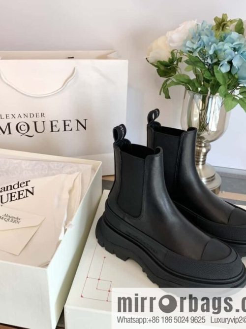 Alexander McQueen, platform black calfskin Chelsea booties