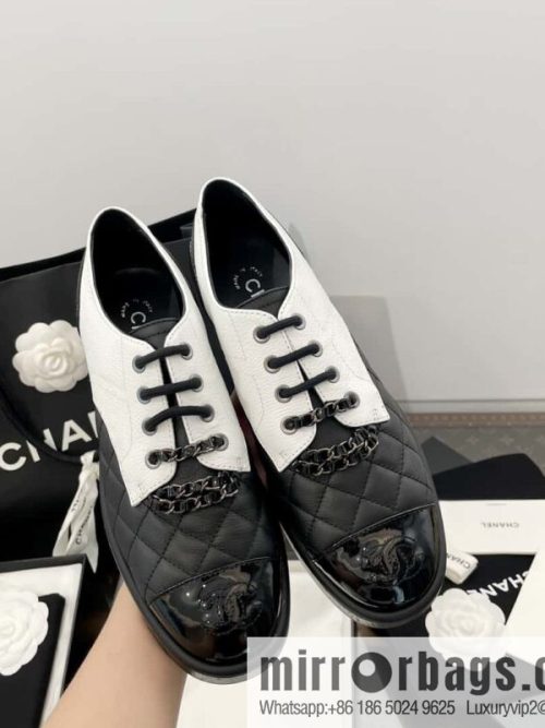 CHANEL Xiaoxiang black and white panda 🐼 chain ⛓ platform loafers