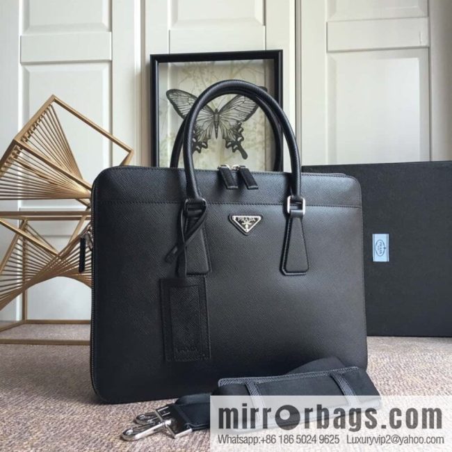 PRADA imported cross pattern leather briefcase 0366B black