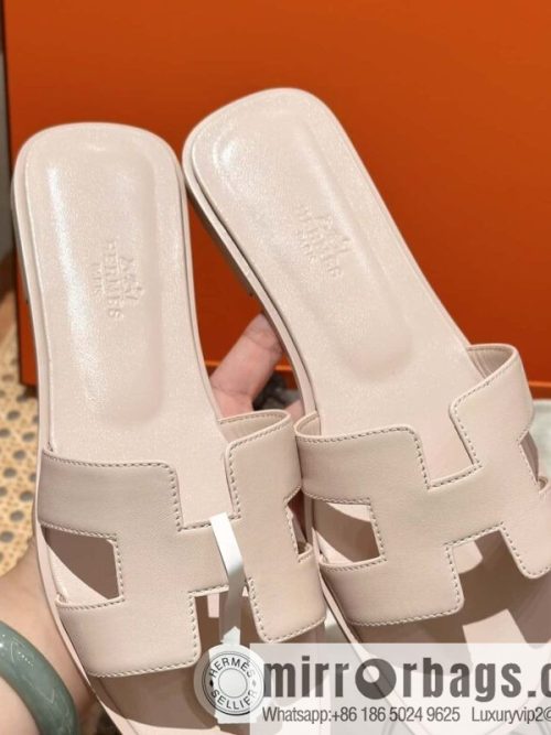 Hermès leather outsole H slippers, pink.