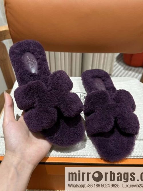Hermès introduces new H slippers in autumn and winter, purple.