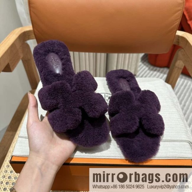 Hermès introduces new H slippers in autumn and winter, purple.