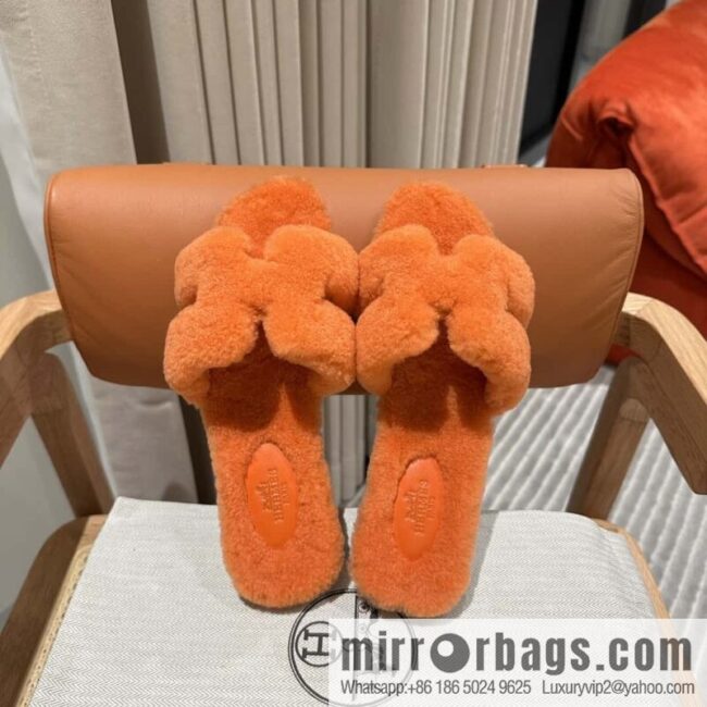 wsxc1698170602092_2-800x800j2wobpzduhy152171_20250705095102.jpg Hermès Lamb Fur H Slippers
