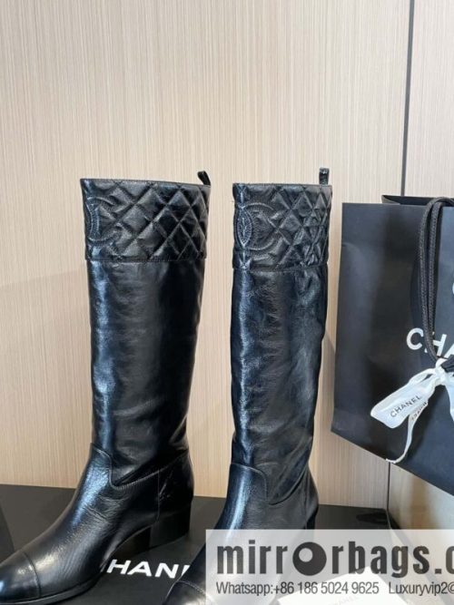 CHANEL autumn/winter rhombus patent leather knight boots