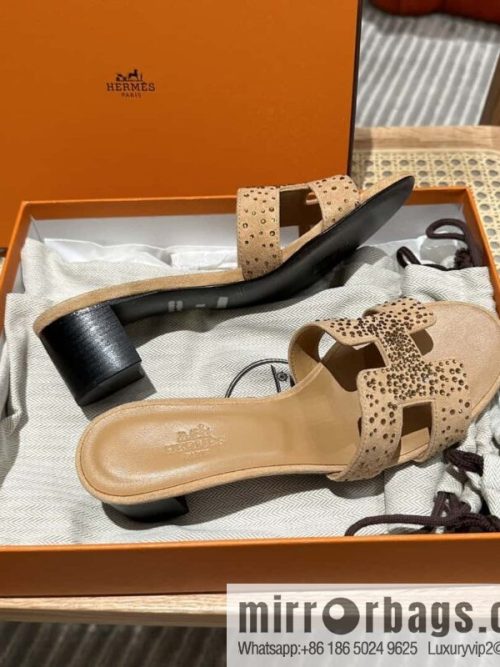 Hermes, the classic new diamond-faced H slippers.