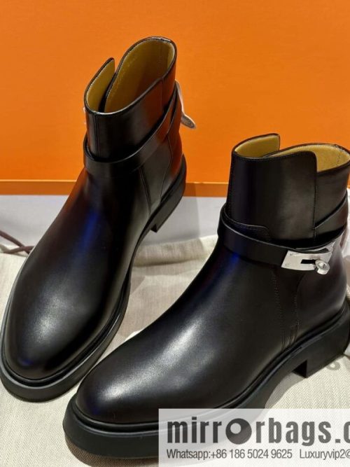 New version of Hermès Kelly platform boots, black