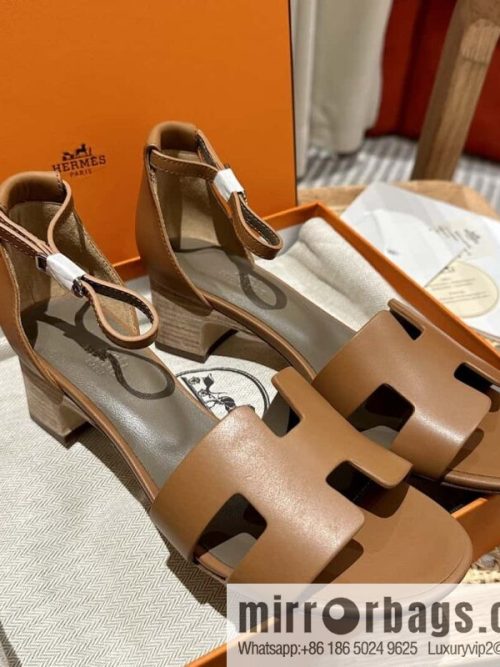 Hermès H high-heeled sandals, gold brown