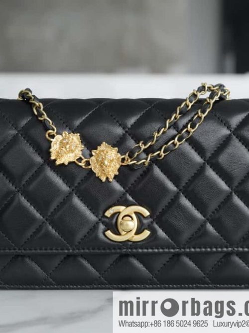 CHANEL 23A chain strap 🦁 AP3424