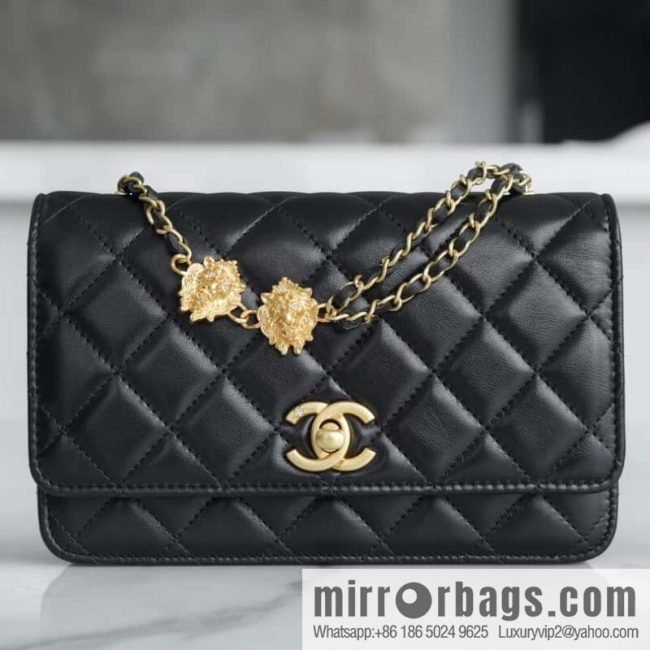 CHANEL 23A chain strap 🦁 AP3424