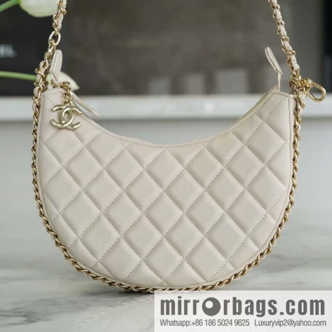 CHANEL 23p Moon/Crescent Pack AS3917 Milk Apricot