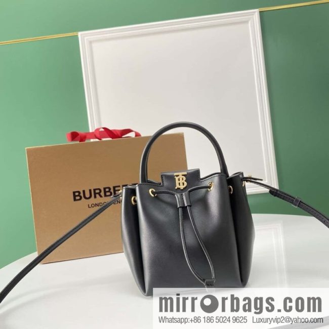 Burberry Burberry three-dimensional bucket bag black