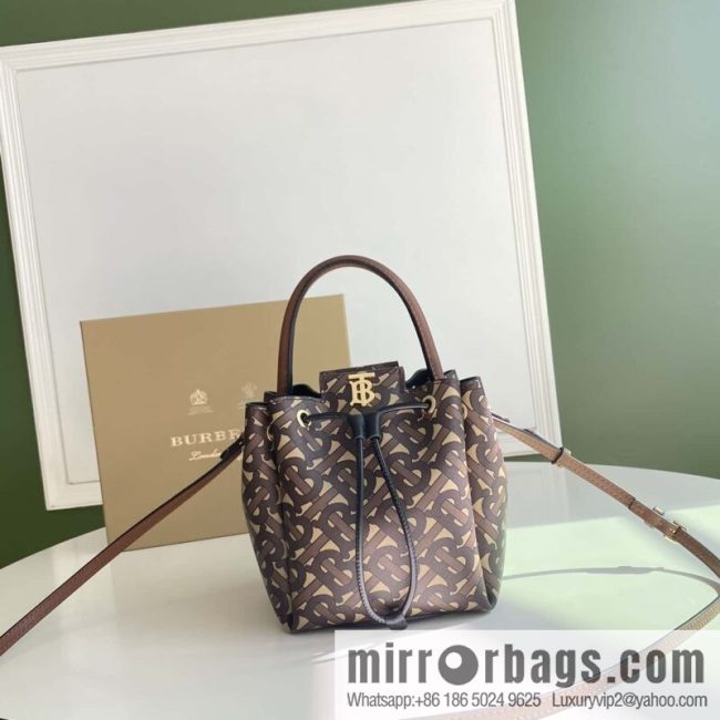 Burberry Burberry three-dimensional bucket bag printed