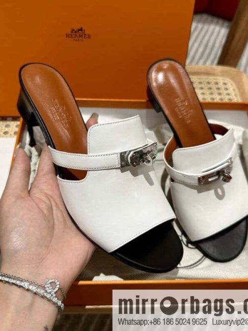 Hermès H\'s latest Candy sandals