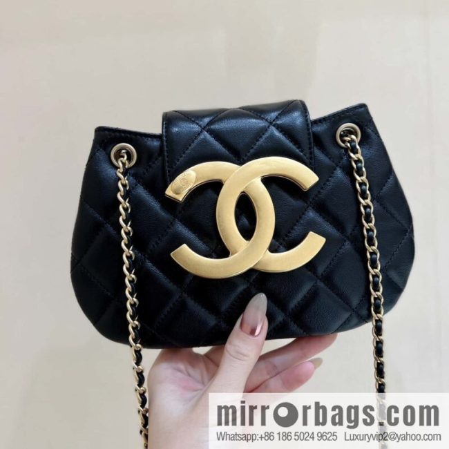 CHANEL 24C early spring vacation series, big double C Vintage messenger bag AS4609 black