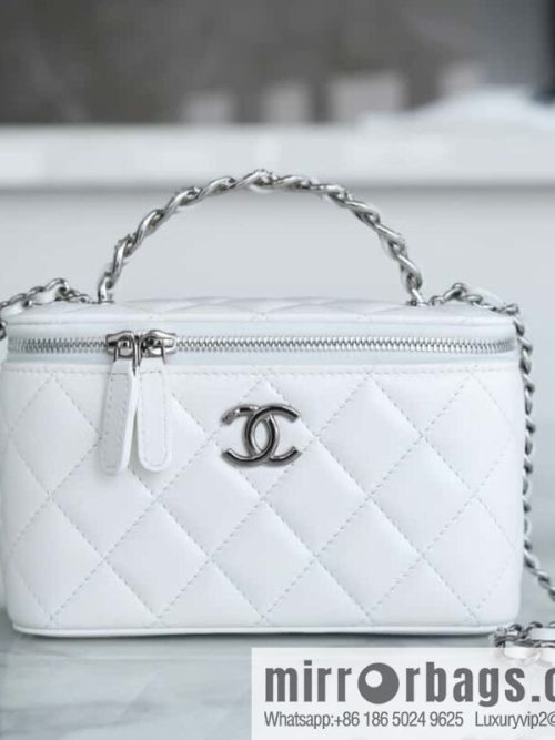 CHANEL 23K Rhinestone handle long box AP3593 B14291 10601