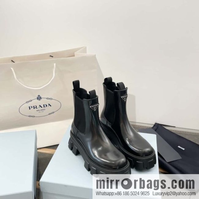PRADA Triangle standard serrated wheel, muffin thick-bottomed cigarette tube short boots