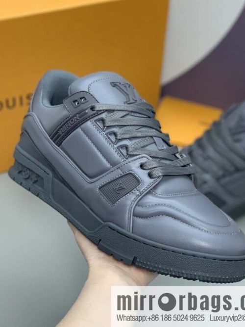 LV men\'s sports and leisure shoes