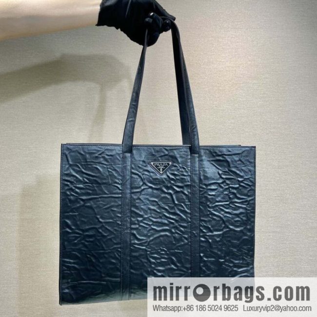 PRADA new tote bag 🎉 1BG460 black