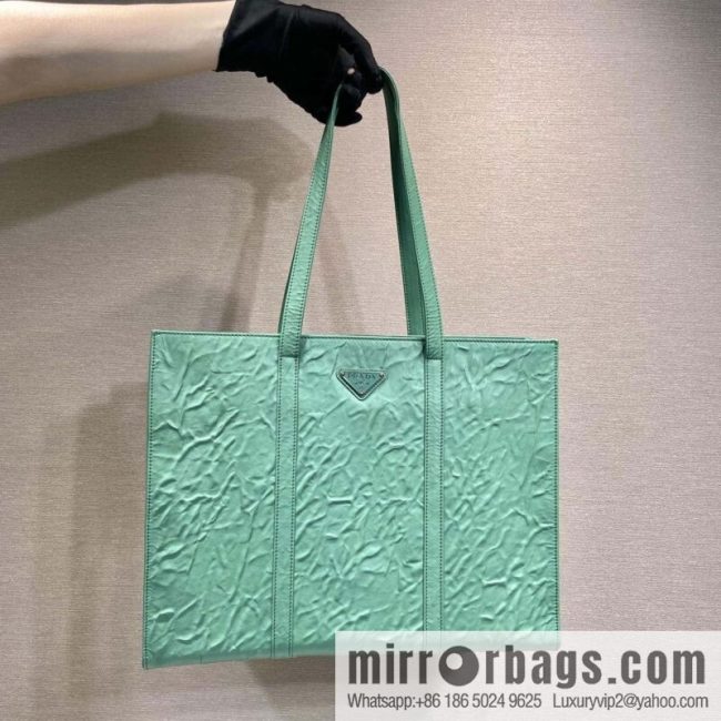 PRADA new tote bag 🎉 1BG460 green