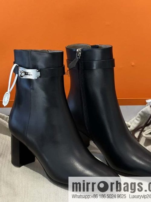 Hermès Kelly buckle, calfskin high-heeled boots
