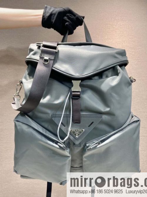 PRADA new catwalk model 🎉 2VZ108 shoulder back/shoulder bag, gray
