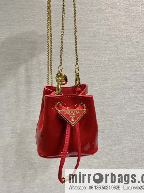 PRADA patent leather bucket 🎉 1NR016 red
