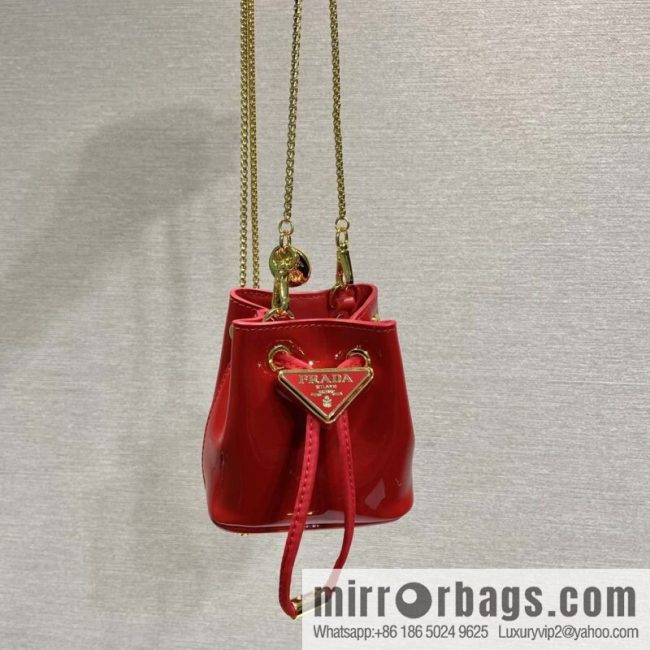 PRADA patent leather bucket 🎉 1NR016 red